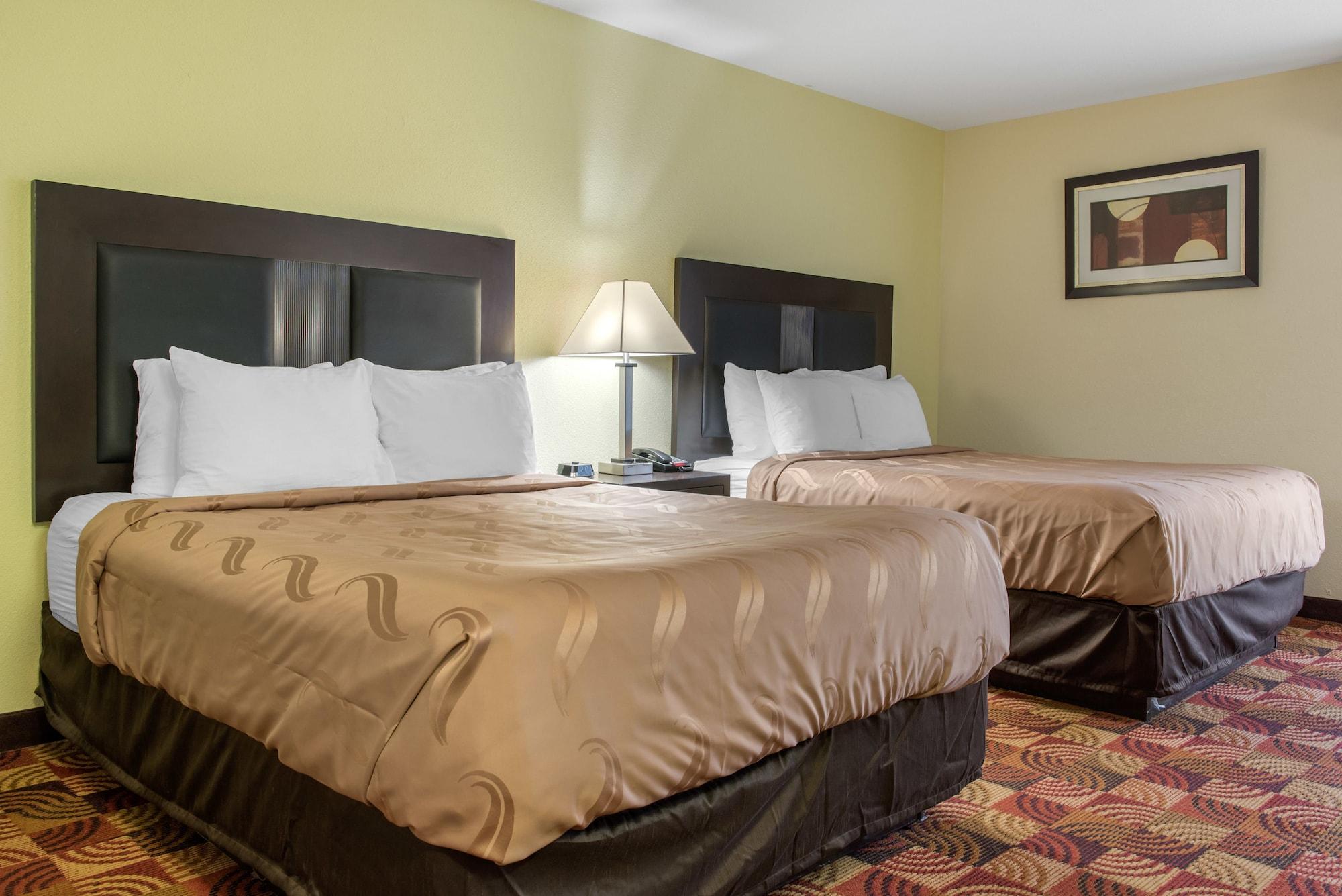 Quality Inn Bloomington Near University Bagian luar foto