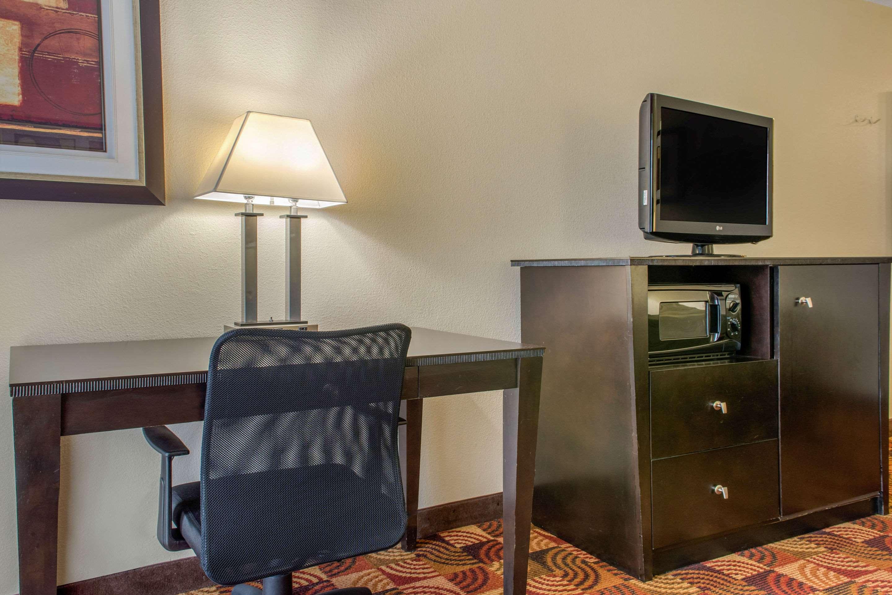 Quality Inn Bloomington Near University Bagian luar foto