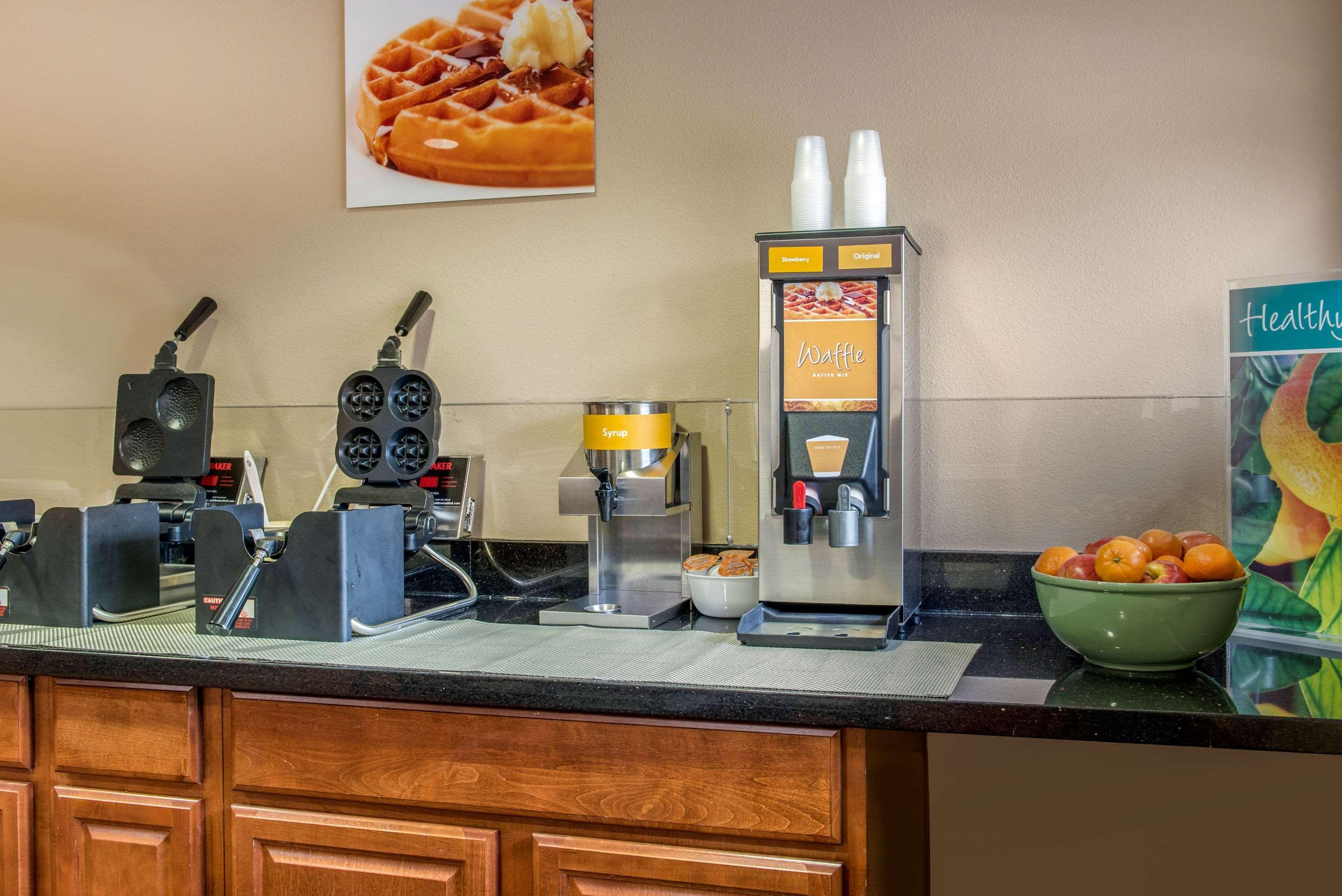 Quality Inn Bloomington Near University Bagian luar foto