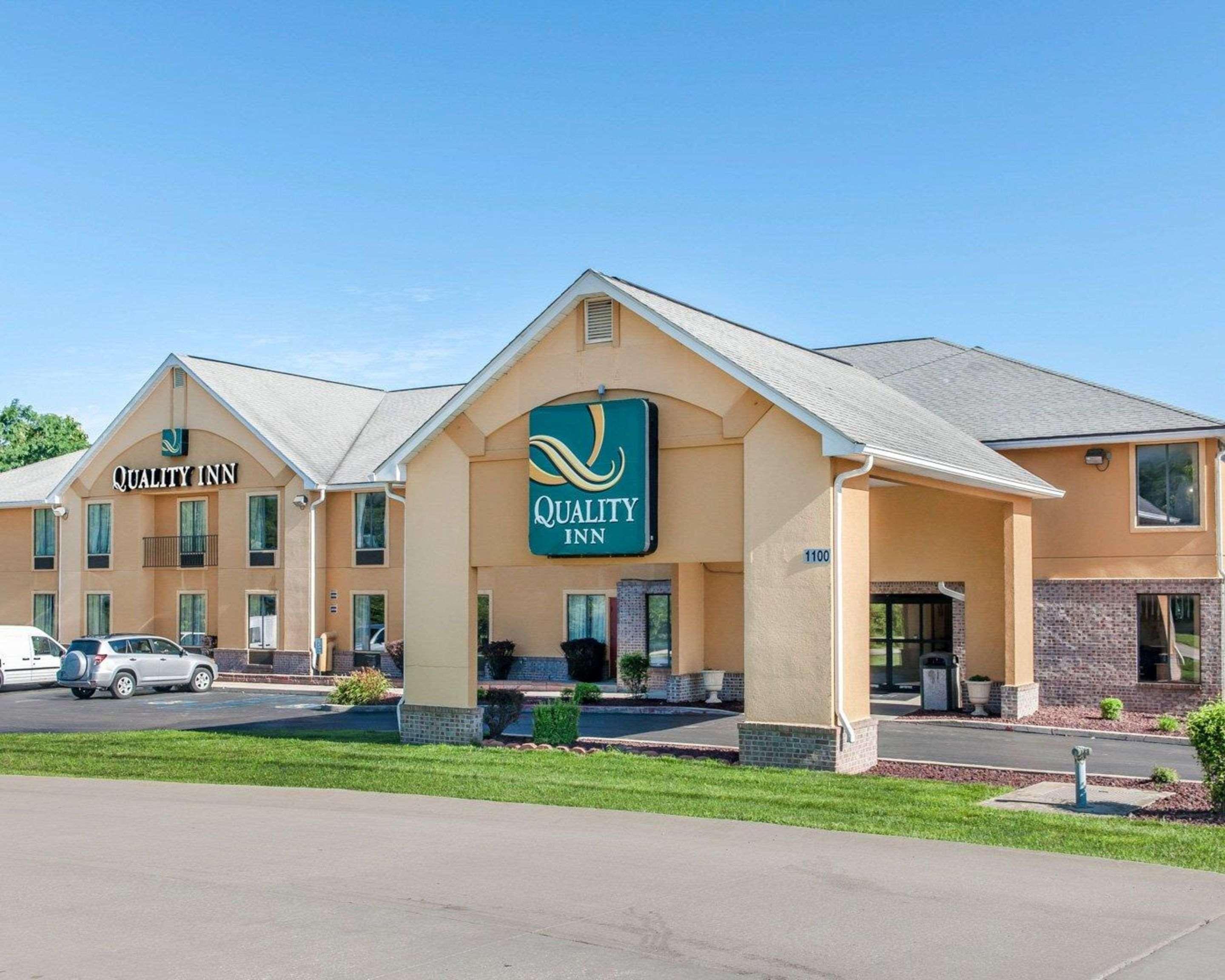 Quality Inn Bloomington Near University Bagian luar foto