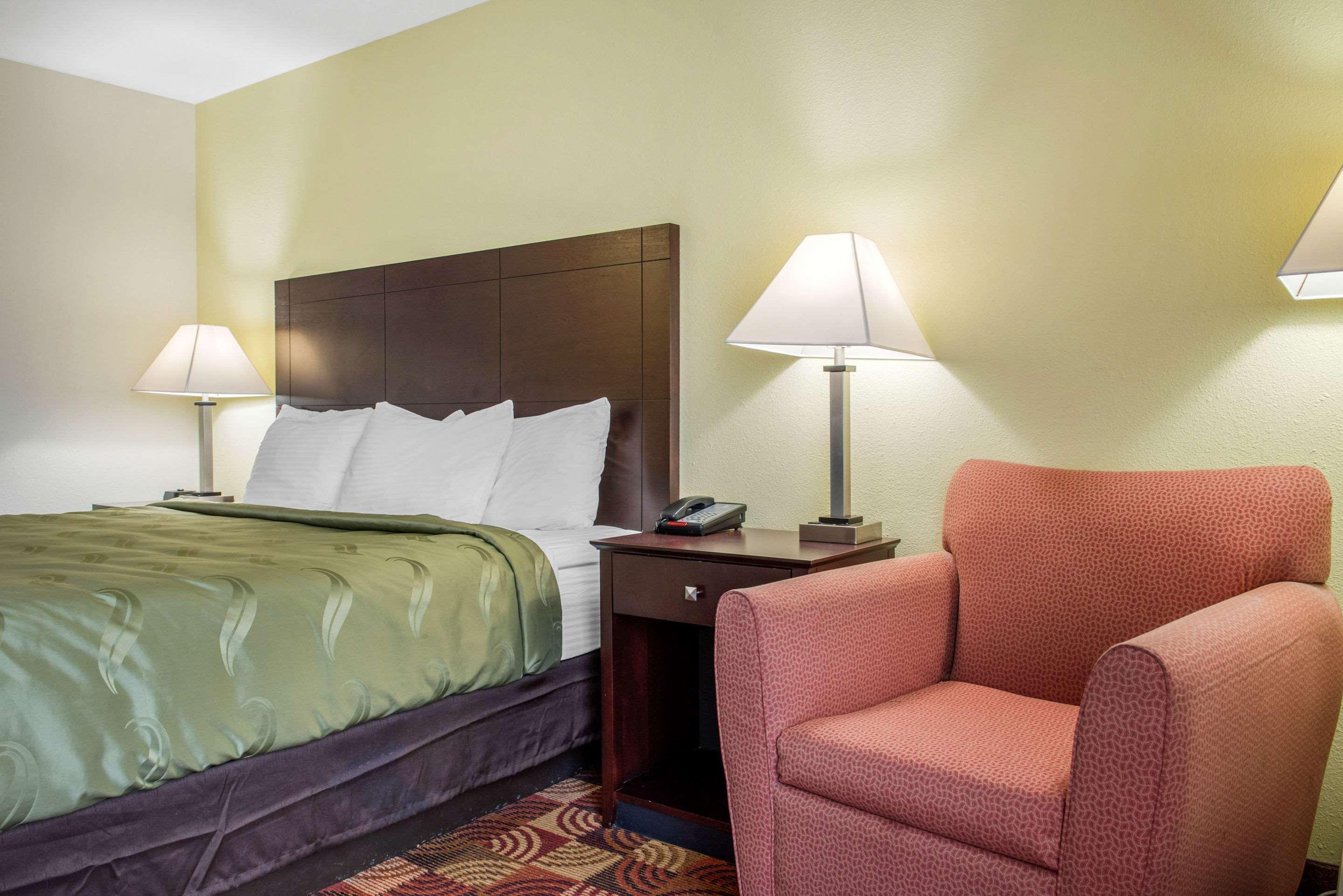Quality Inn Bloomington Near University Bagian luar foto