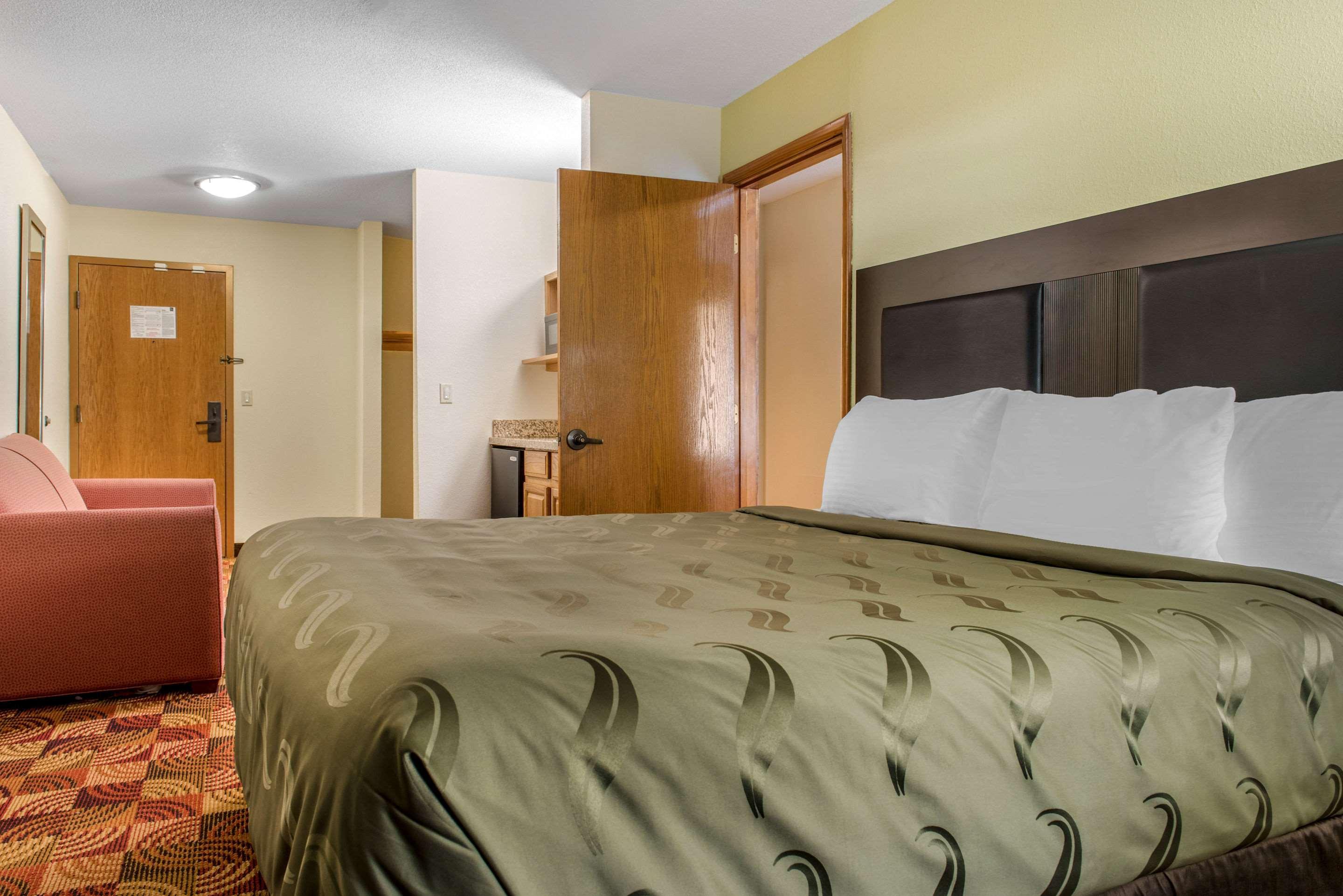 Quality Inn Bloomington Near University Bagian luar foto