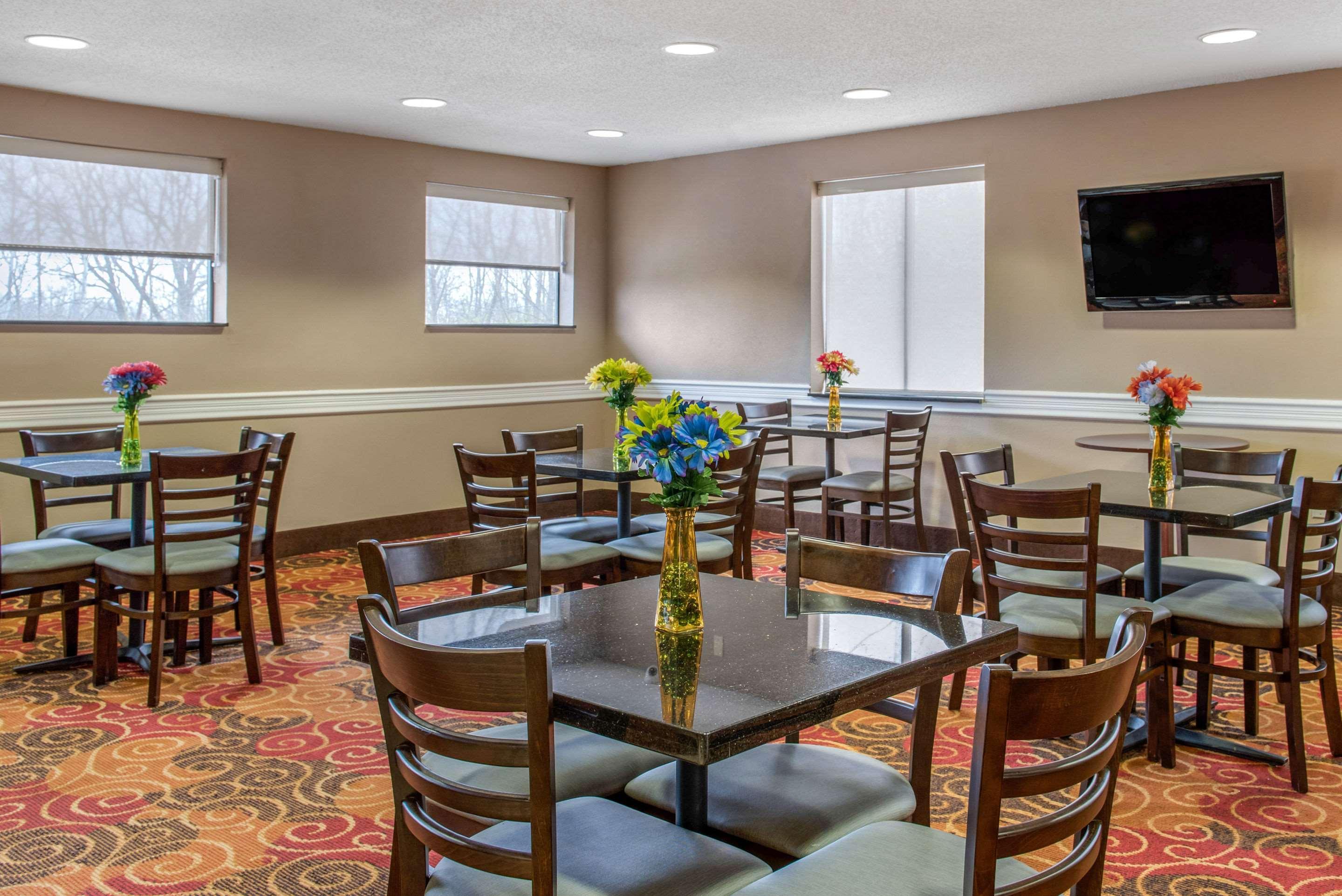 Quality Inn Bloomington Near University Bagian luar foto