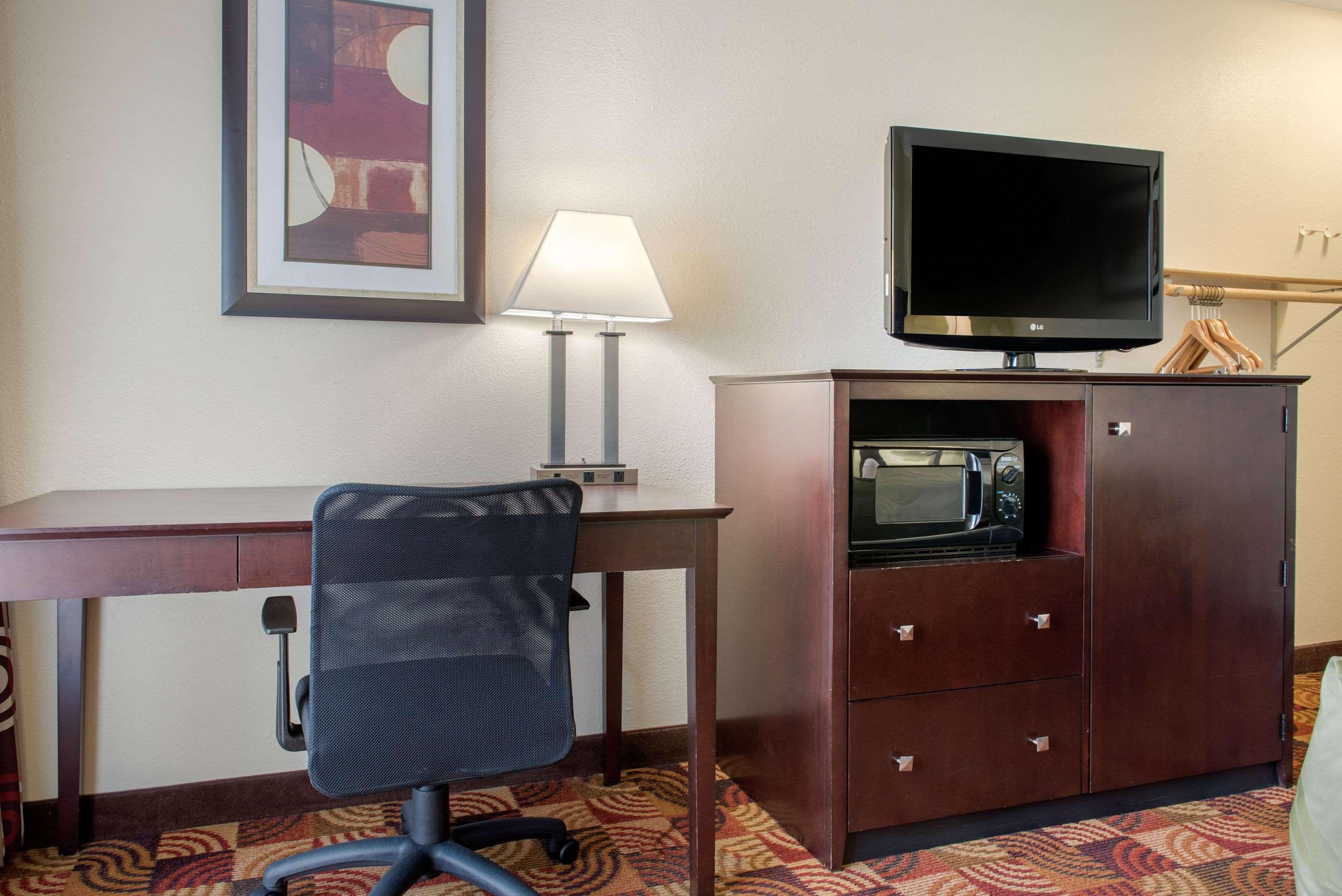Quality Inn Bloomington Near University Bagian luar foto