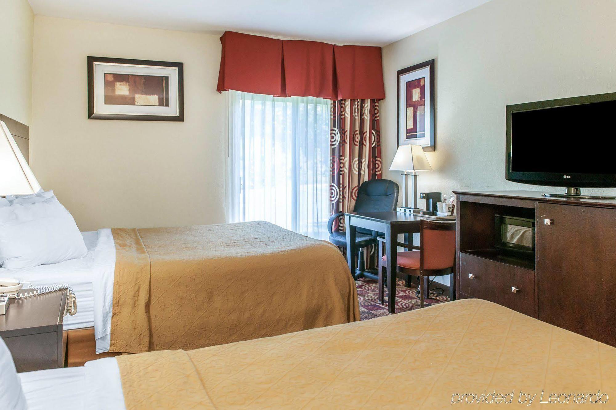 Quality Inn Bloomington Near University Bagian luar foto